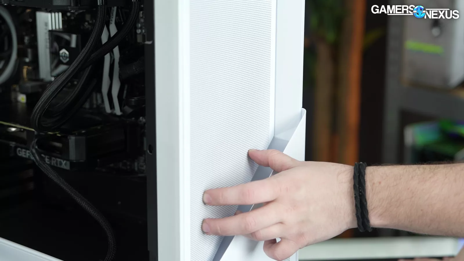 Cyberpower, Please Cease: 95°C 9800X3D Pre-Constructed Gaming PC Overview 7