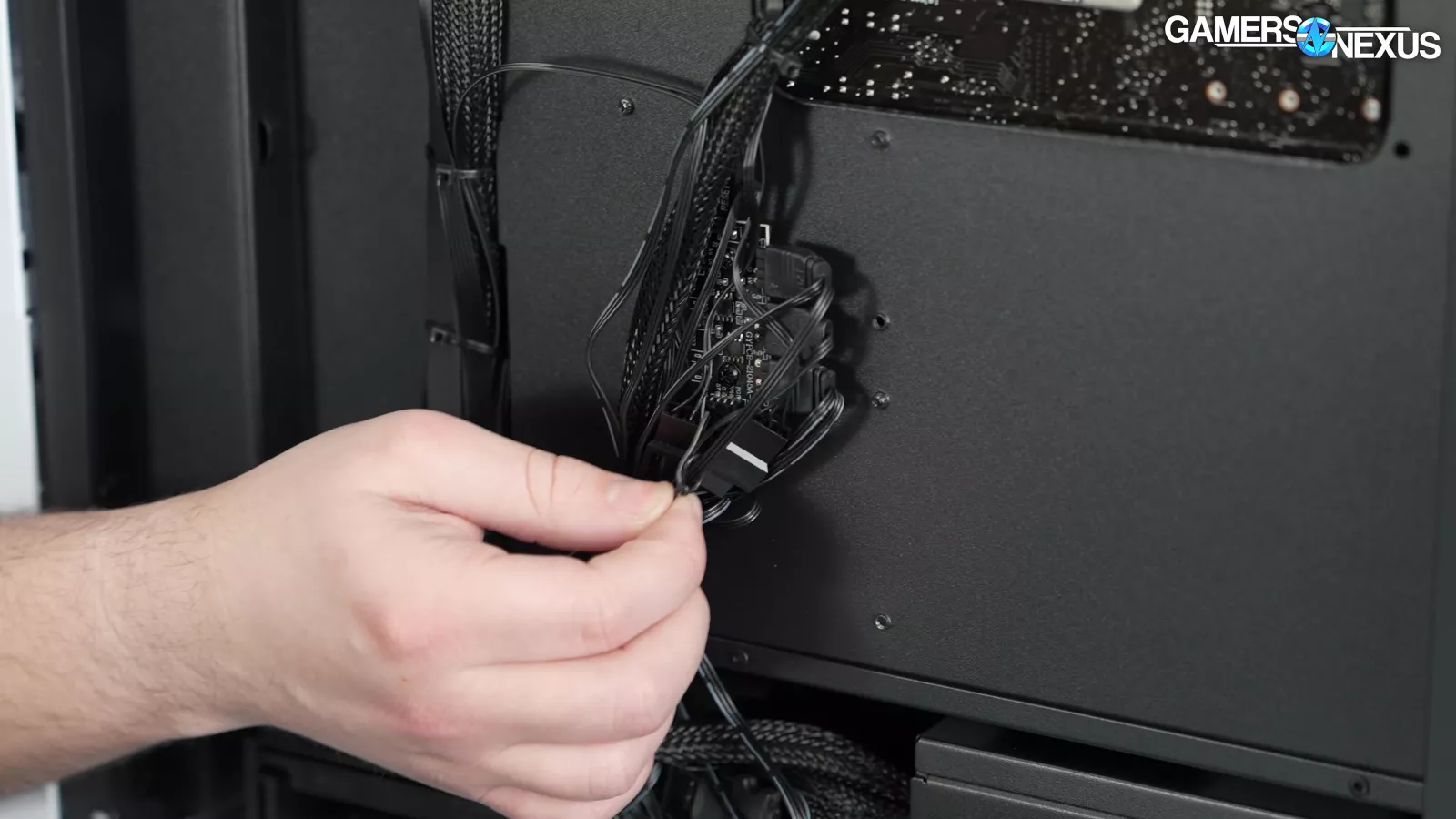 Cyberpower, Please Cease: 95°C 9800X3D Pre-Constructed Gaming PC Overview 12