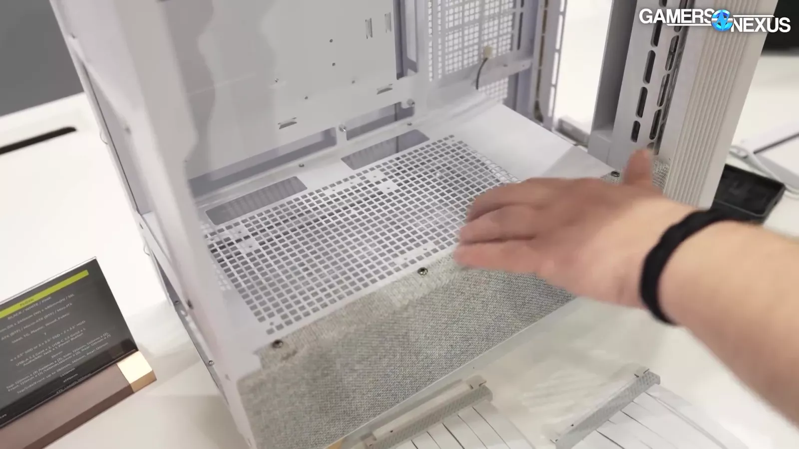 TRYX Crossflow ATX Case Fan Takes Dangers | Flova, Panorama, & Extra 4