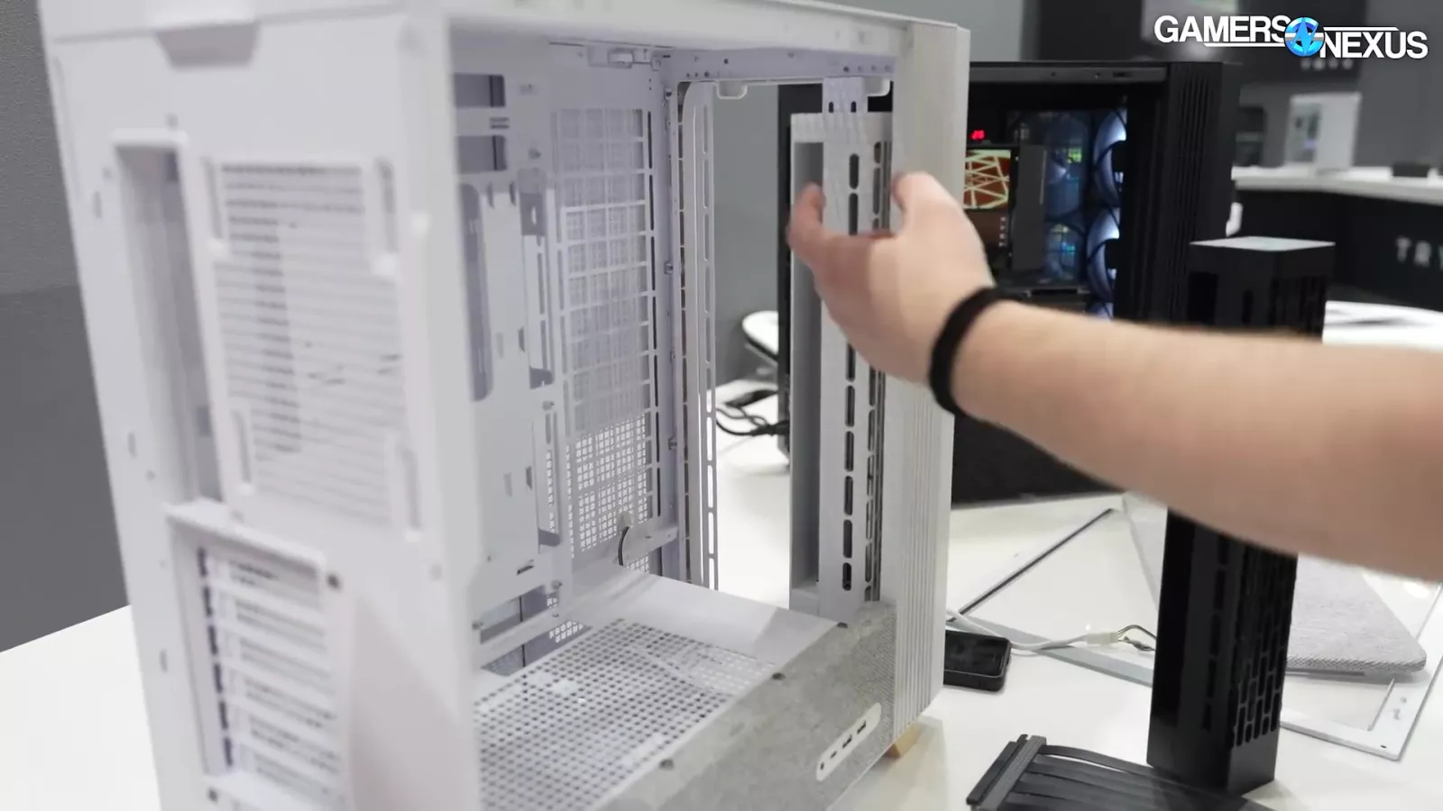 TRYX Crossflow ATX Case Fan Takes Dangers | Flova, Panorama, & Extra 5