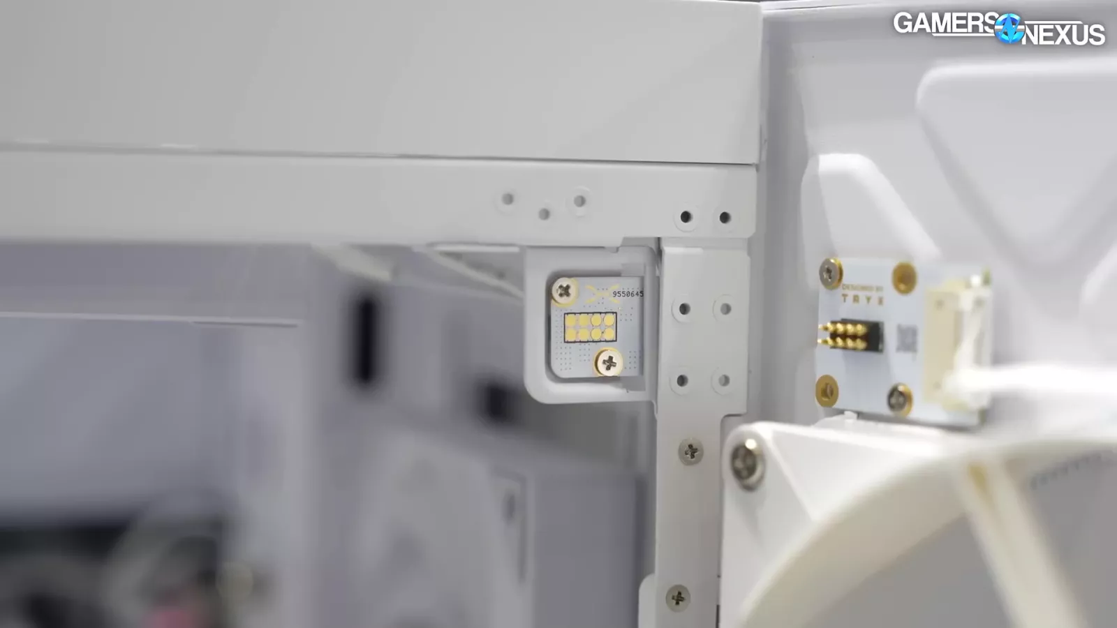 TRYX Crossflow ATX Case Fan Takes Dangers | Flova, Panorama, & Extra 19